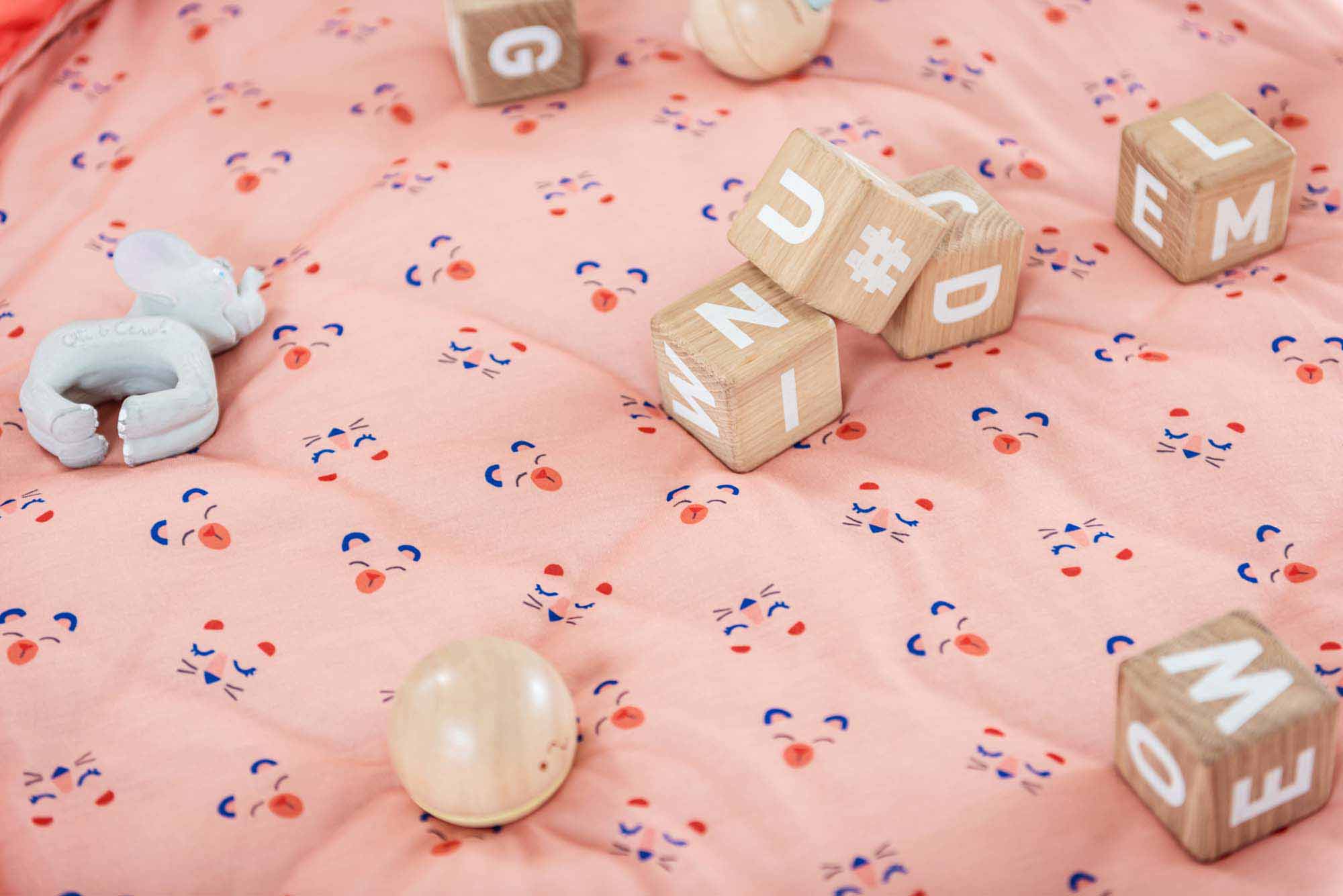 Detail photo toys on the soft Play&Go print animal faces