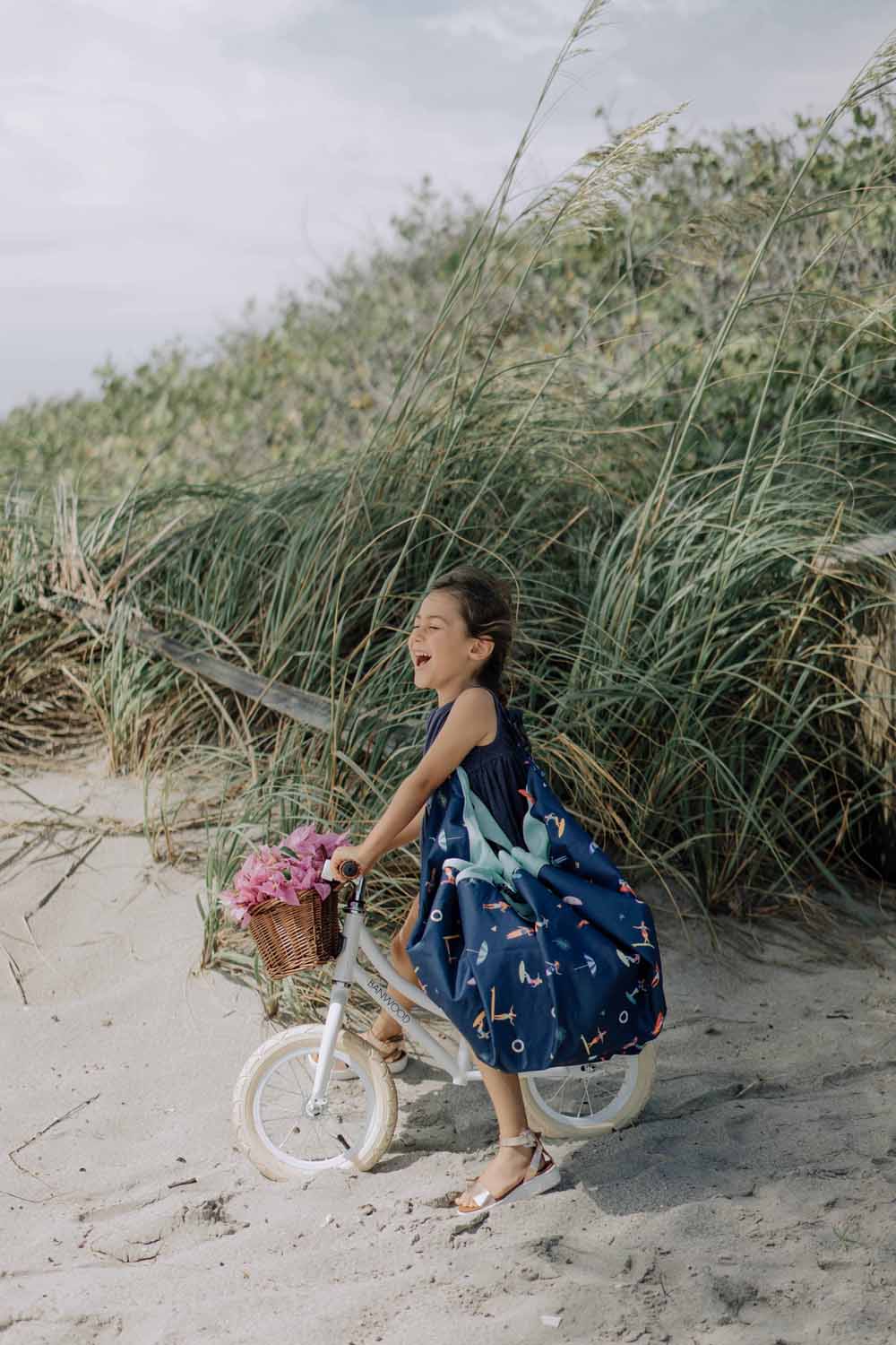 Outdoor storage bag surf