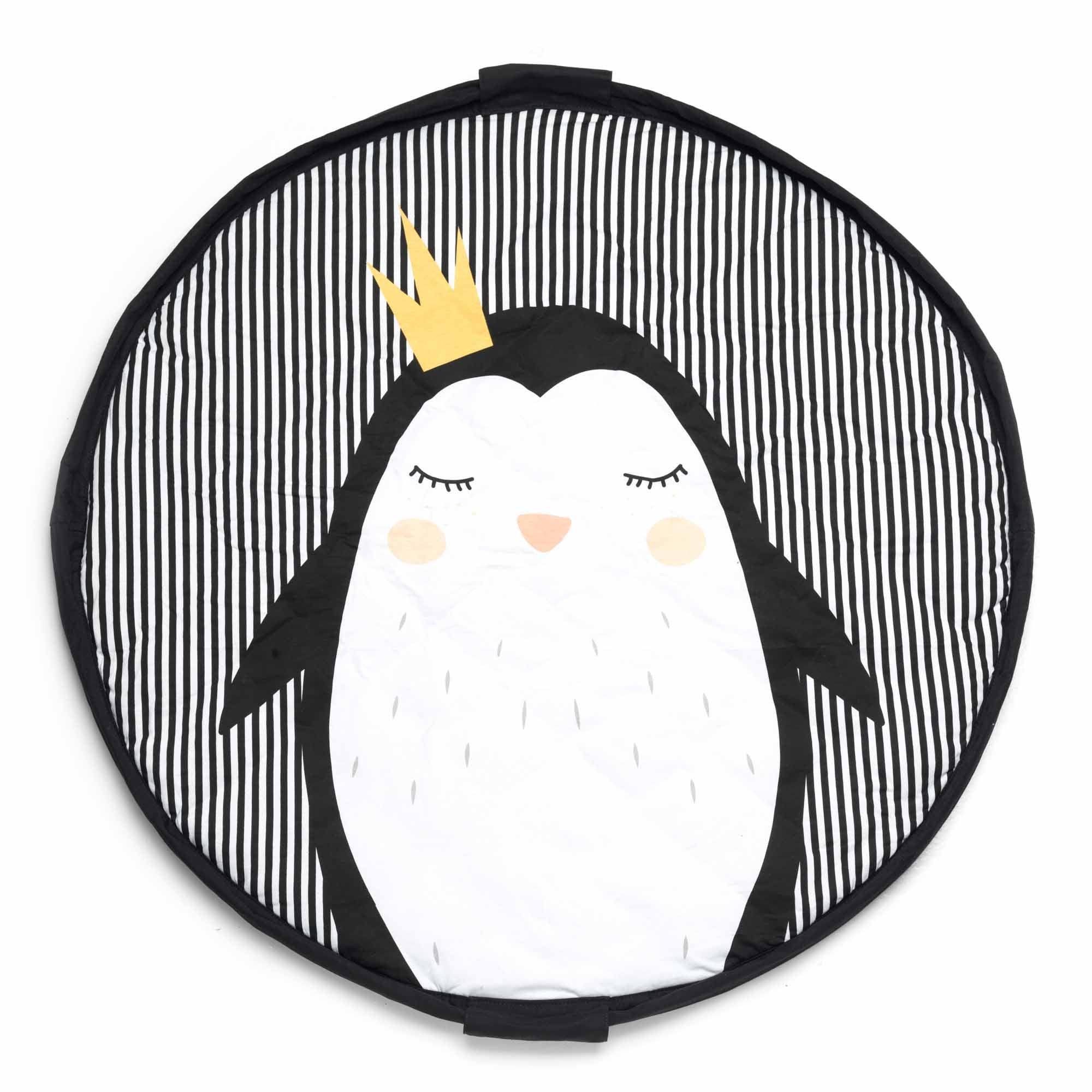 detail picture Play&Go storage bag and soft padded play mat, penguin wearing crown, black and white stripes