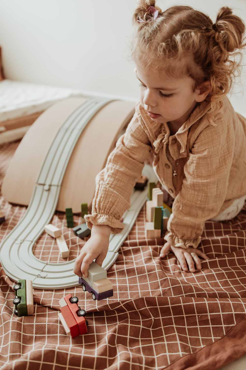 Organic grid brown storage bag