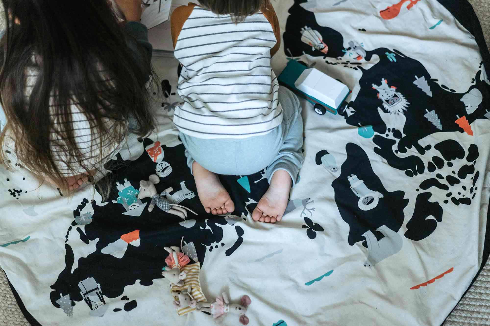 Worldmap/stars toy storage bag