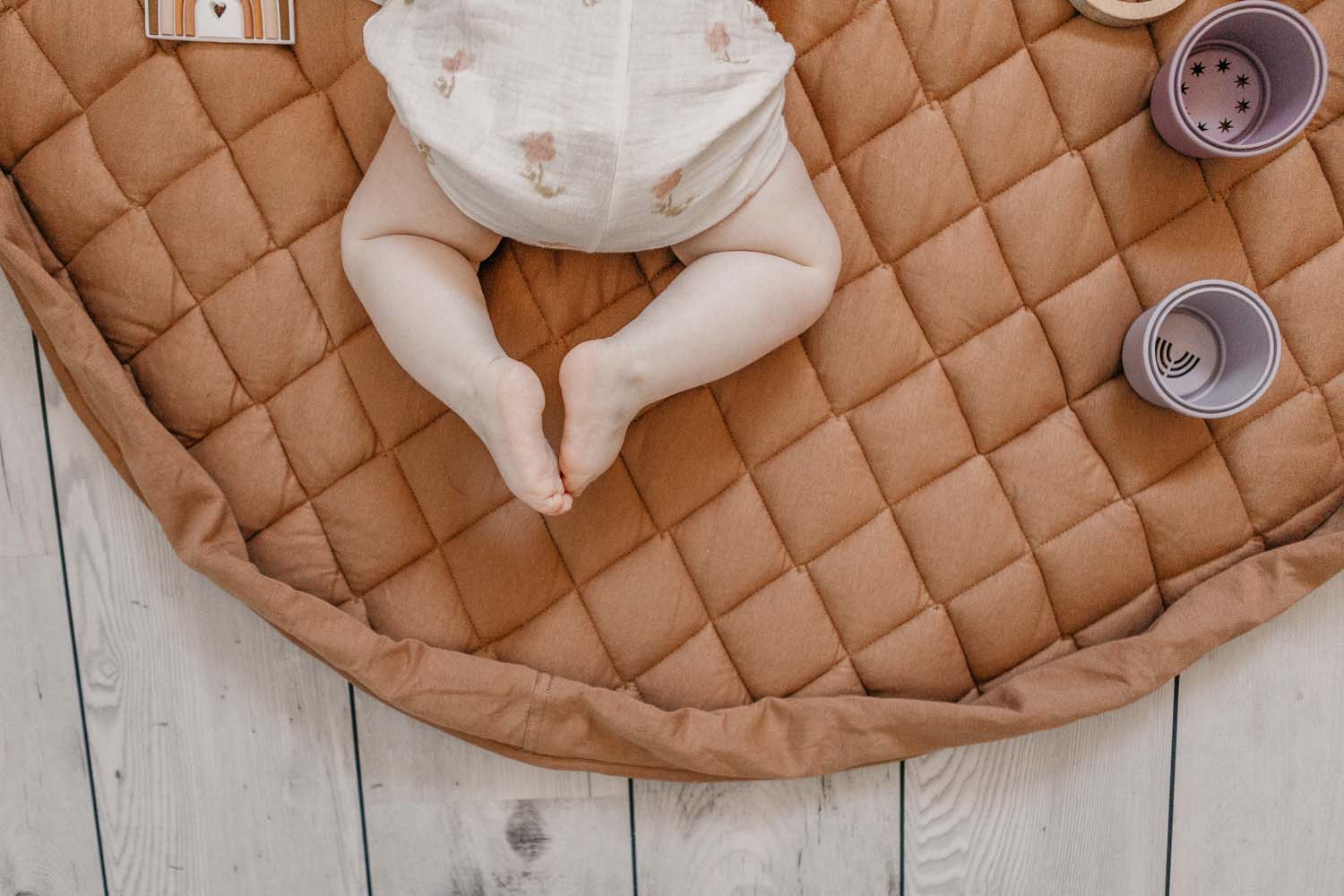 Tawny brown organic babymat